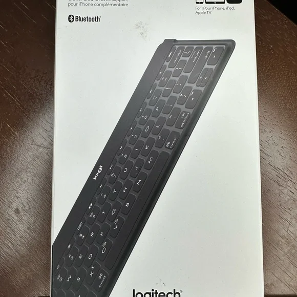 Logitech Black Tablet Keyboard Wireless Slim Design - Picture 2 of 2